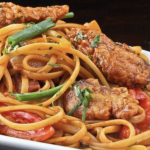 Tallarin saltado (chicken)